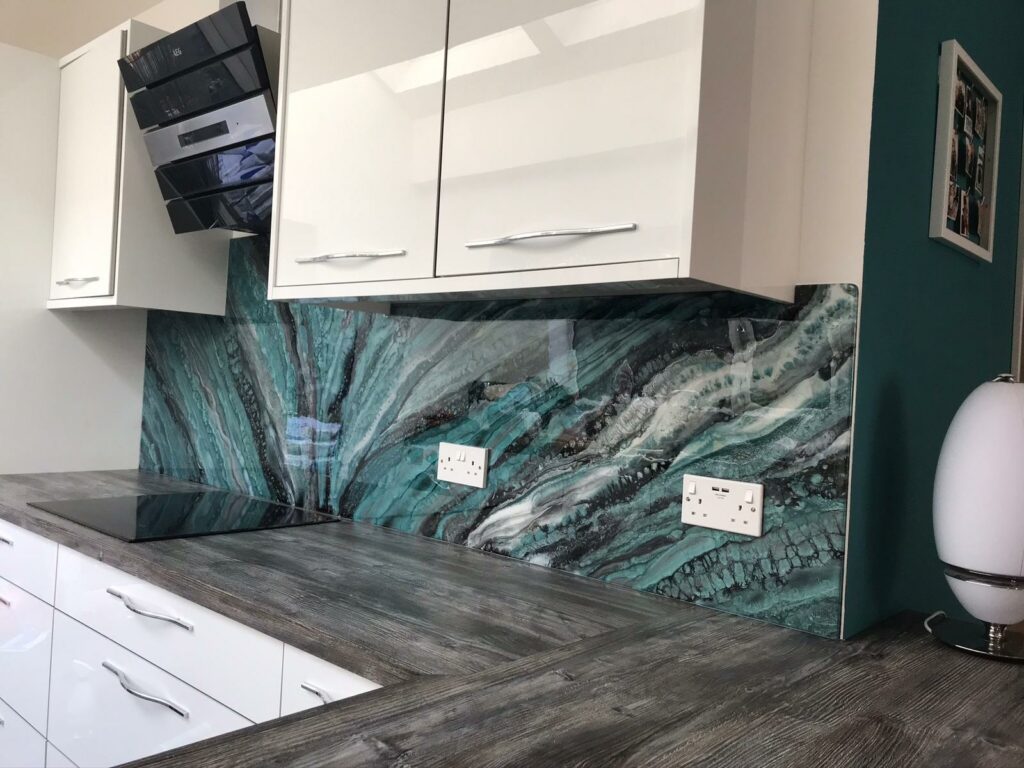 An example of an epoxy resin splashback in a kitchen, by home statements