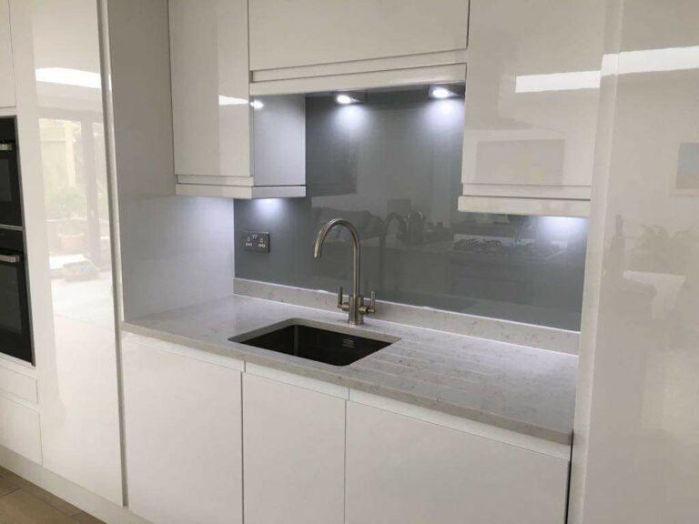 An example of plain coloured kitchen glass splashbacks, Home Statements