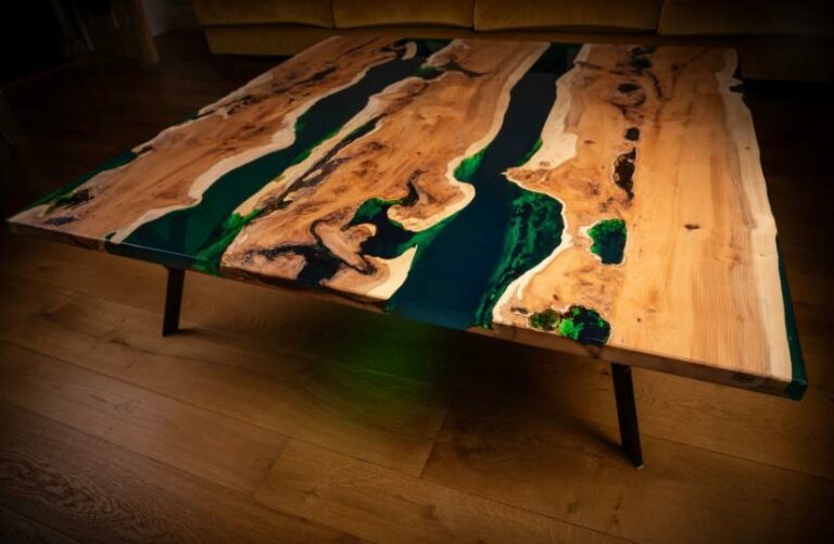 River 2024 table green