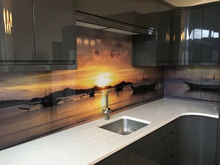 An example of a digital print glass kitchen splashbacks