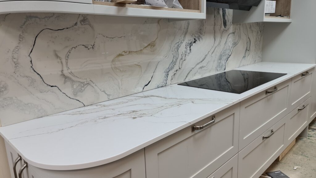 An example of unique kitchen splashbacks in a kitchen by Home Statements